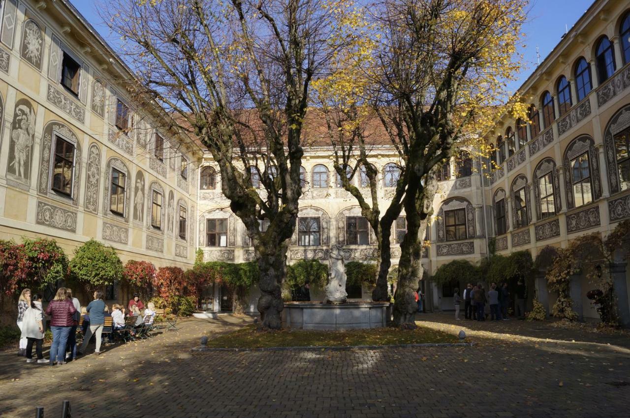 Schloss Puchberg เวลส์ ภายนอก รูปภาพ