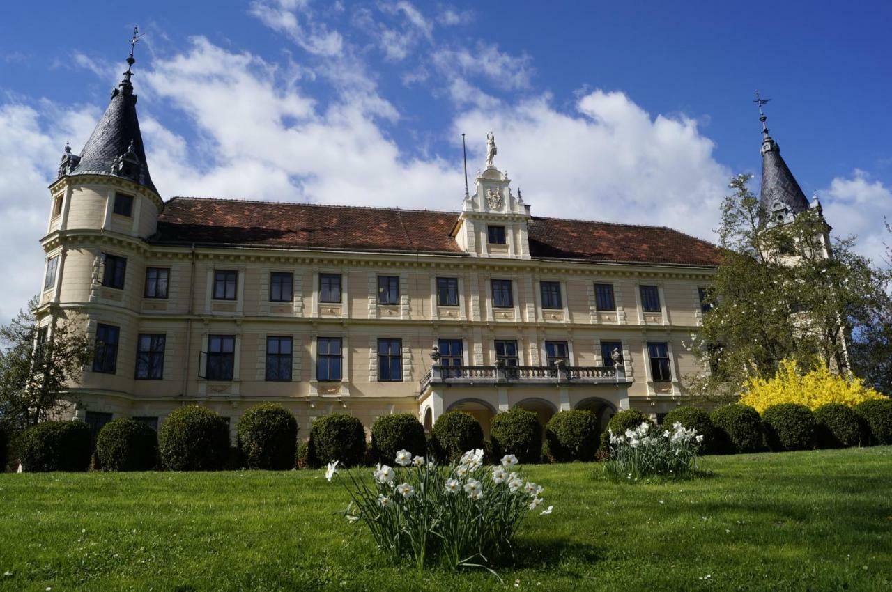 Schloss Puchberg เวลส์ ภายนอก รูปภาพ